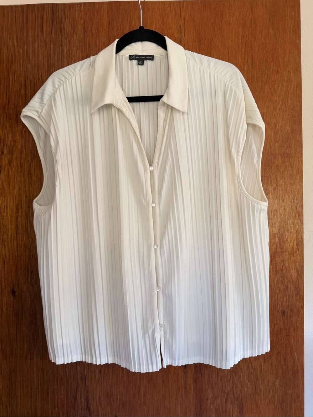Adrianna Papell Cream Pleated Cap-Sleeve Button-Down Top